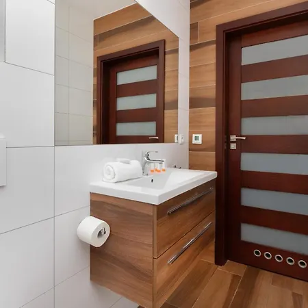 Lejlighed Spacious In The Centre Of By Rent Like