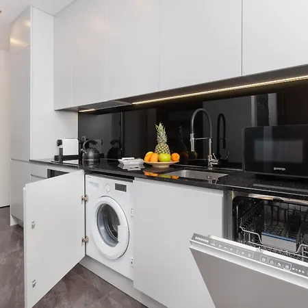 Spacious In The Centre Of By Rent Like *