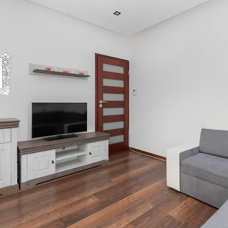 شقة Spacious In The Centre Of By Rent Like *